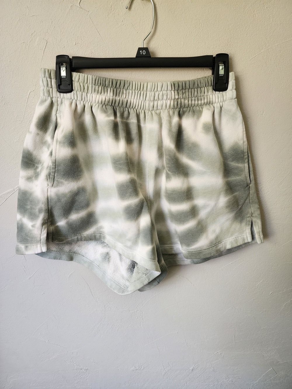 Abercrombie & Fitch Sage Green & White Tie-Dye Athletic Shorts Size M